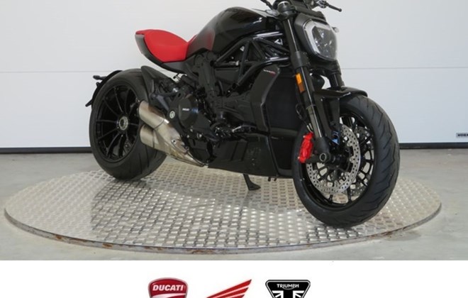 Ducati XDiavel Nera