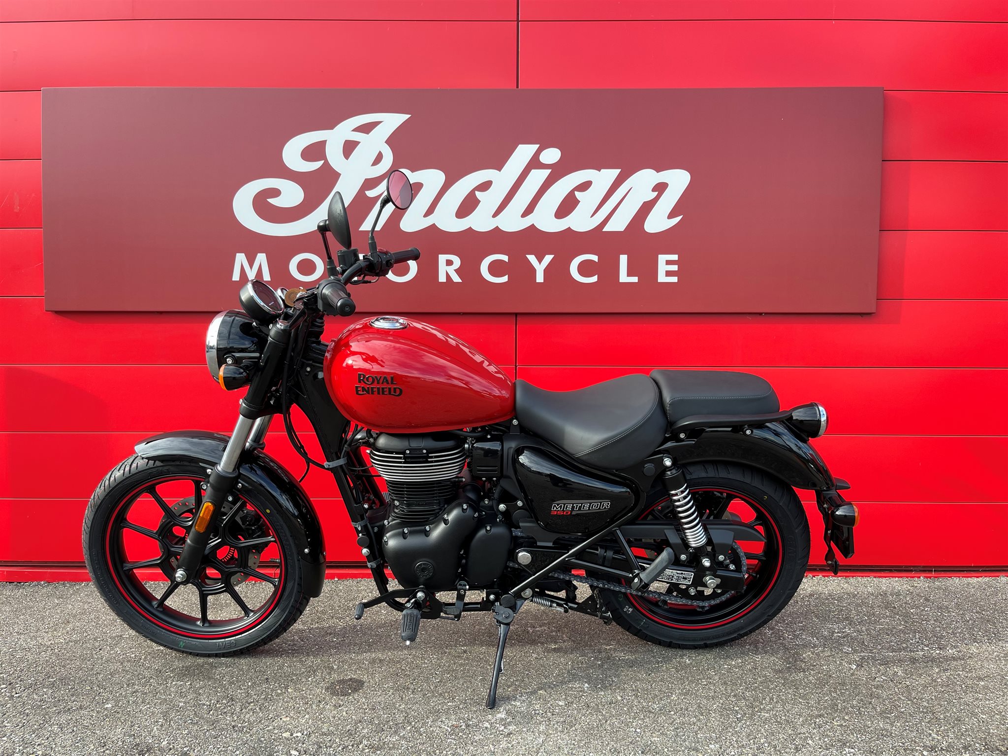 Neumotorrad Royal Enfield Meteor 350 Fireball Baujahr 2022 5 990 00 Chf