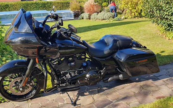 Gebrauchtmotorrad Harley-Davidson Road Glide FLTRX - Bild 4 Gebrauchtmotorrad Harley-Davidson Road Glide FLTRX - Bild 4