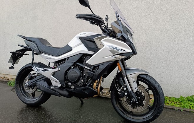 CFMOTO 700MT