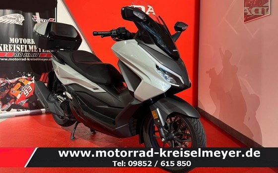 Gebrauchtmotorrad Honda Forza 125 - Bild 1