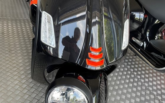 Neufahrzeug Vespa GTV 300 - Bild 3