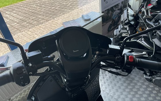 Neufahrzeug Vespa GTV 300 - Bild 4