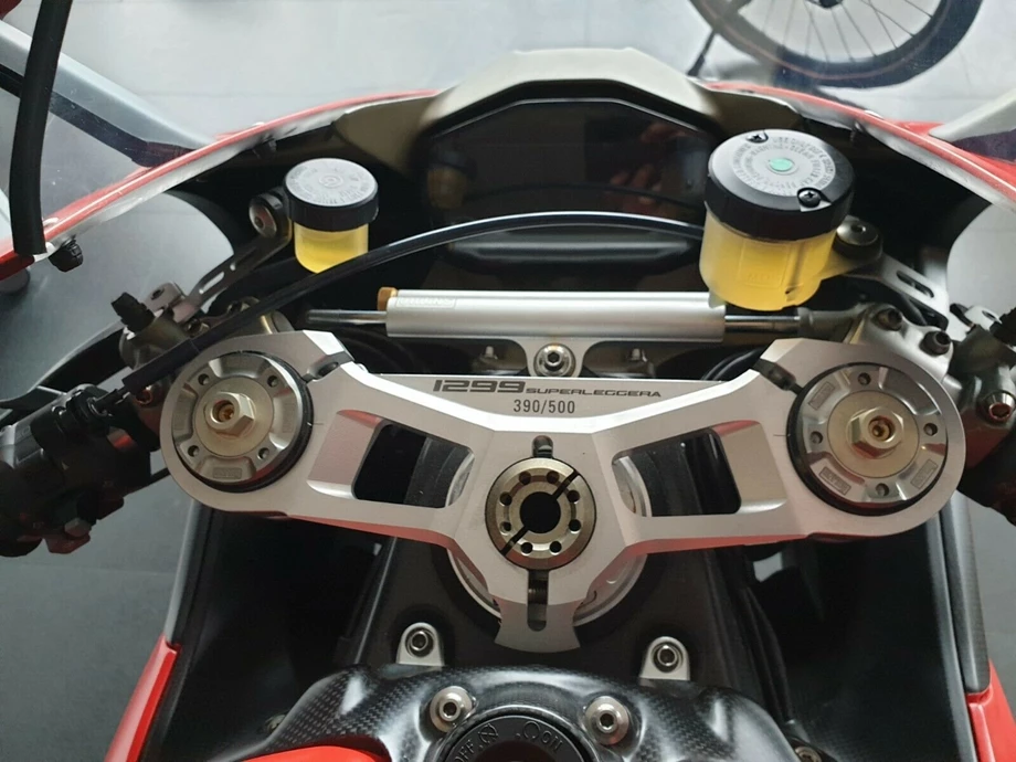 Angebot Ducati 1299 Superleggera Bild 7: Angebot Ducati 1299 Superleggera