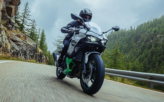 Neufahrzeug Kawasaki Ninja 7 Hybrid - Bild 11