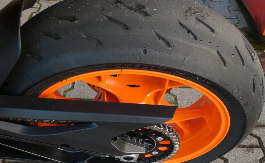 Angebot KTM 890 SMT Bild 10: Angebot KTM 890 SMT