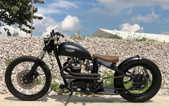 Gebrauchtmotorrad Triumph Bonneville Bobber Black - Bild 1