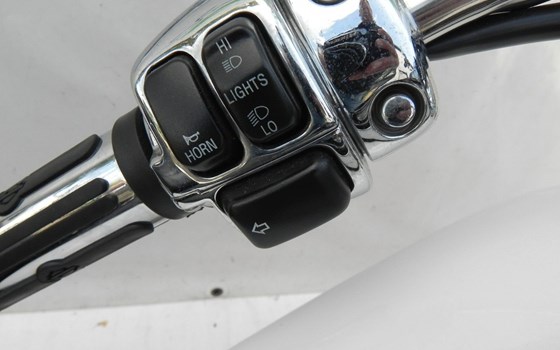 Gebrauchtmotorrad Harley-Davidson Softail Deluxe FLSTN - Bild 23