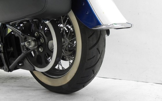 Gebrauchtmotorrad Harley-Davidson Softail Deluxe FLSTN - Bild 4