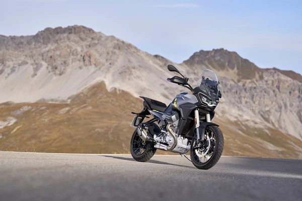 Moto Guzzi Stelvio (Nero Vulcano) - Bild 4