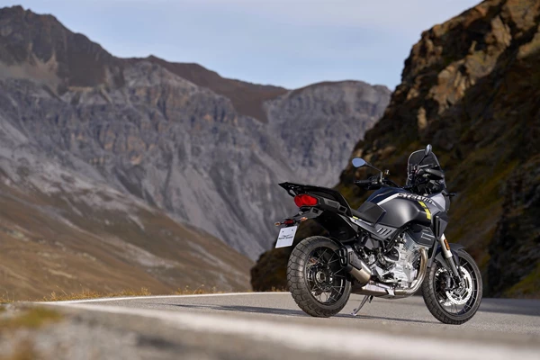 Moto Guzzi Stelvio (Nero Vulcano) - Bild 7