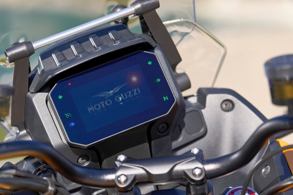 Moto Guzzi Stelvio (Nero Vulcano) - Bild 6