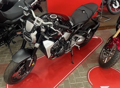 Gebrauchtmotorrad Honda CB 1000 R - Bild 2