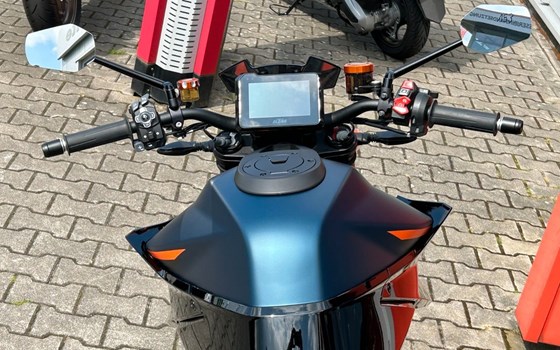 Neufahrzeug KTM 1290 Super Duke R EVO - Bild 8