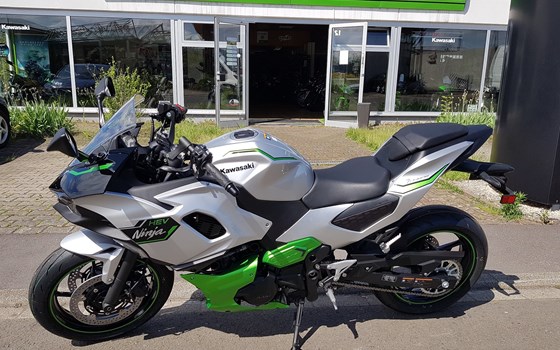 Neufahrzeug Kawasaki Ninja 7 Hybrid - Bild 3