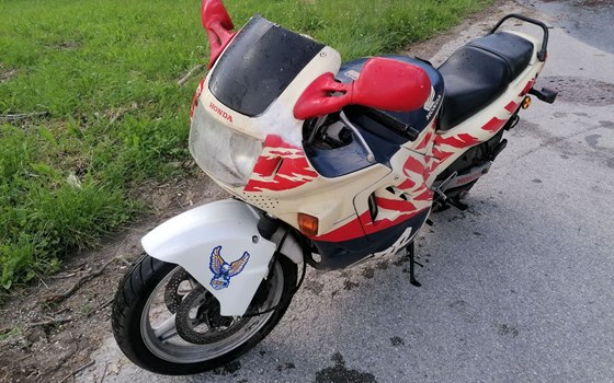 Gebrauchtmotorrad Honda CBR 500 F - Bild 2 Gebrauchtmotorrad Honda CBR 500 F - Bild 2