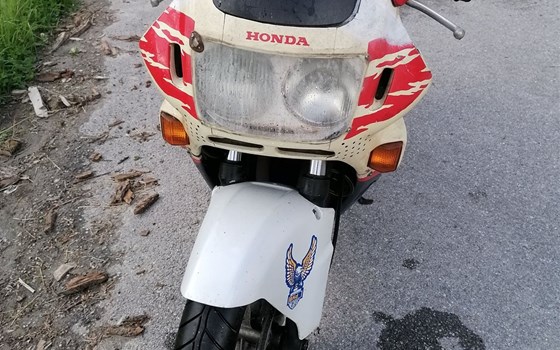 Gebrauchtmotorrad Honda CBR 500 F - Bild 3 Gebrauchtmotorrad Honda CBR 500 F - Bild 3