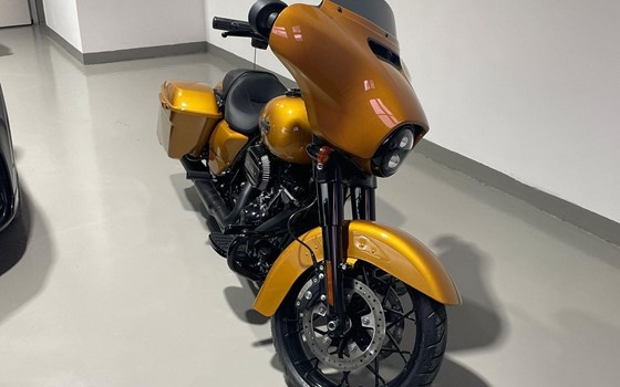Gebrauchtmotorrad Harley-Davidson Touring Street Glide Special FLHXS - Bild 3 Gebrauchtmotorrad Harley-Davidson Touring Street Glide Special FLHXS - Bild 3