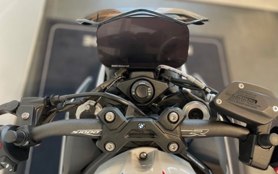 Gebrauchtmotorrad BMW S 1000 R - Bild 6 Gebrauchtmotorrad BMW S 1000 R - Bild 6