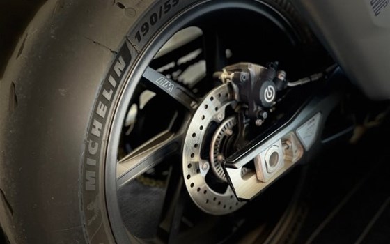 Gebrauchtmotorrad BMW S 1000 R - Bild 8 Gebrauchtmotorrad BMW S 1000 R - Bild 8