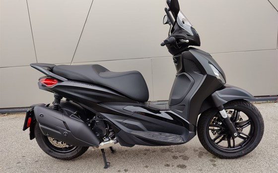 Gebrauchtmotorrad Piaggio Beverly 400 S - Bild 1 Gebrauchtmotorrad Piaggio Beverly 400 S - Bild 1