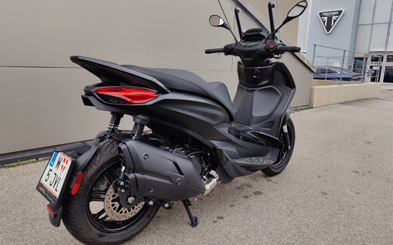 Gebrauchtmotorrad Piaggio Beverly 400 S - Bild 4 Gebrauchtmotorrad Piaggio Beverly 400 S - Bild 4