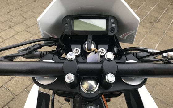 Neufahrzeug Malaguti XSM 125 Supermoto - Bild 12