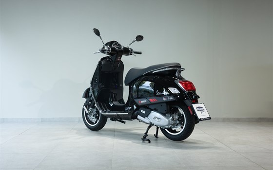 Neufahrzeug Vespa GTS 300 hpe Super - Bild 8 Neufahrzeug Vespa GTS 300 hpe Super - Bild 8