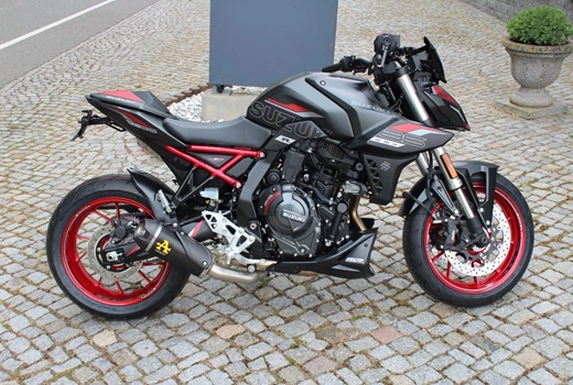 Suzuki GSX-8S