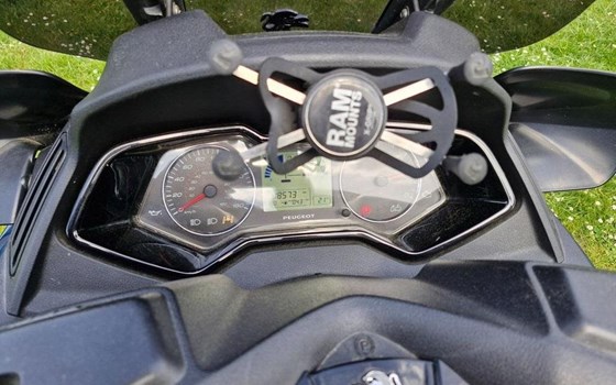 Gebrauchtmotorrad Peugeot Metropolis 400 - Bild 4