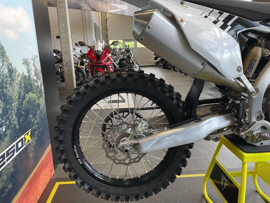 Angebot Triumph TF 250-X Bild 10: Angebot Triumph TF 250-X