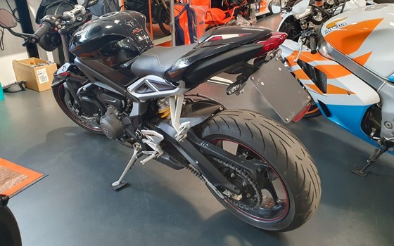 Gebrauchtmotorrad Triumph Street Triple RS - Bild 4