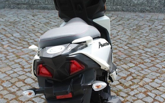 Neufahrzeug Suzuki Avenis 125 - Bild 9