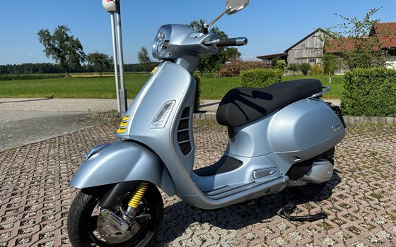 Gebrauchtmotorrad Vespa GTS 300 Super Tech - Bild 4 Gebrauchtmotorrad Vespa GTS 300 Super Tech - Bild 4