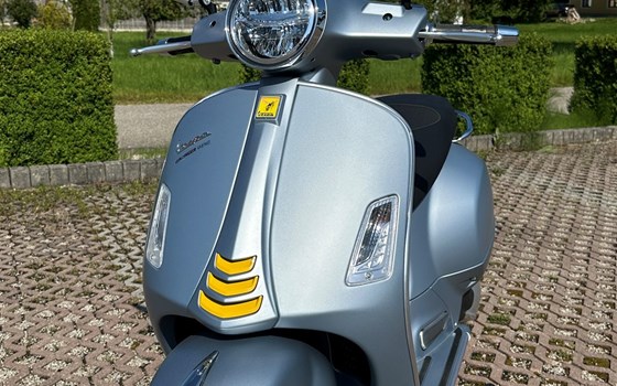 Gebrauchtmotorrad Vespa GTS 300 Super Tech - Bild 2 Gebrauchtmotorrad Vespa GTS 300 Super Tech - Bild 2