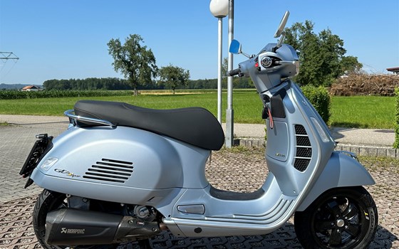 Gebrauchtmotorrad Vespa GTS 300 Super Tech - Bild 1 Gebrauchtmotorrad Vespa GTS 300 Super Tech - Bild 1