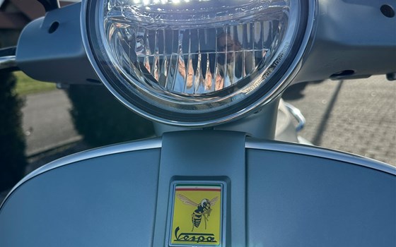 Gebrauchtmotorrad Vespa GTS 300 Super Tech - Bild 6 Gebrauchtmotorrad Vespa GTS 300 Super Tech - Bild 6