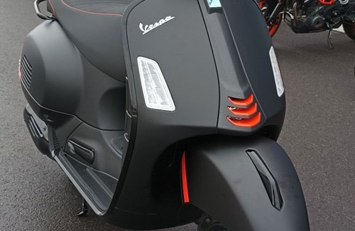 Neumotorrad Vespa GTS 125 Super Sport