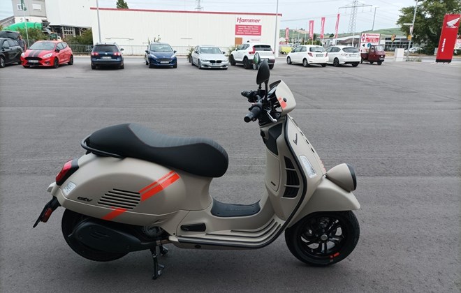 Vespa GTS 300