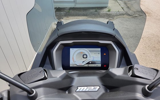Neufahrzeug Piaggio MP3 530 HPE Exclusive - Bild 4 Neufahrzeug Piaggio MP3 530 HPE Exclusive - Bild 4