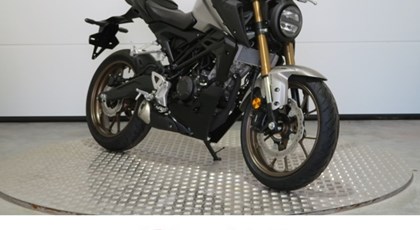 Neumotorrad Honda CB125R