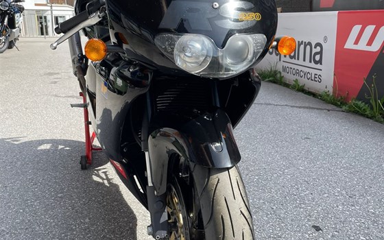 Gebrauchtmotorrad Aprilia RS 250 Replica/Racing - Bild 3 Gebrauchtmotorrad Aprilia RS 250 Replica/Racing - Bild 3