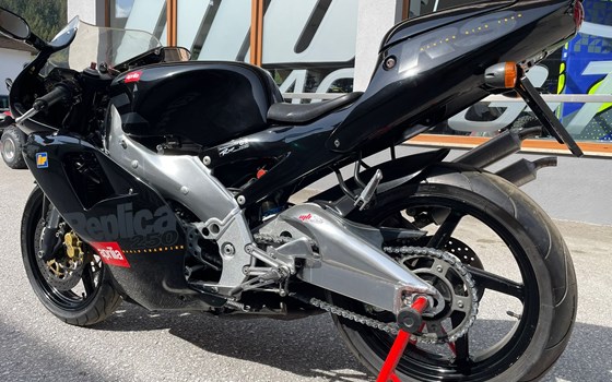 Gebrauchtmotorrad Aprilia RS 250 Replica/Racing - Bild 4 Gebrauchtmotorrad Aprilia RS 250 Replica/Racing - Bild 4