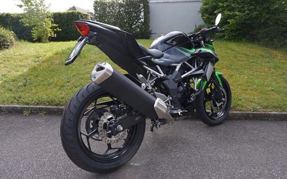 Motorrad Occasion Kawasaki Z125 - Bild 4