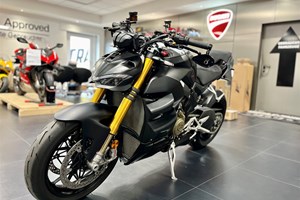 Offer Ducati Streetfighter V4 S