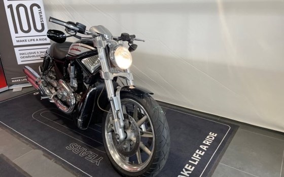 Gebrauchtmotorrad Harley-Davidson Street Rod - Bild 1 Gebrauchtmotorrad Harley-Davidson Street Rod - Bild 1