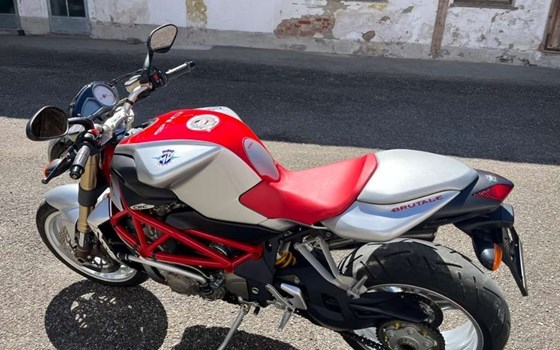 Gebrauchtmotorrad MV Agusta Brutale 910 S - Bild 4 Gebrauchtmotorrad MV Agusta Brutale 910 S - Bild 4