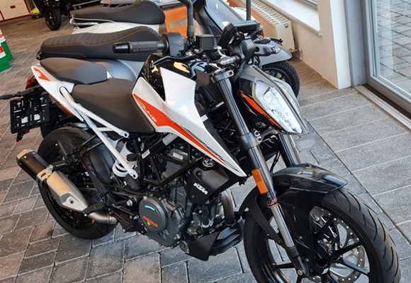 KTM 390 Duke