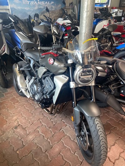 CB 1000 R