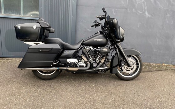 Gebrauchtmotorrad Harley-Davidson Street Glide FLHX - Bild 3